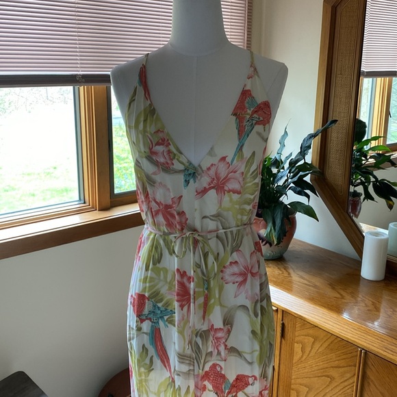 Reformation printed rayon maxi dress tropical bird print lowback, high sideslit - Picture 2 of 6